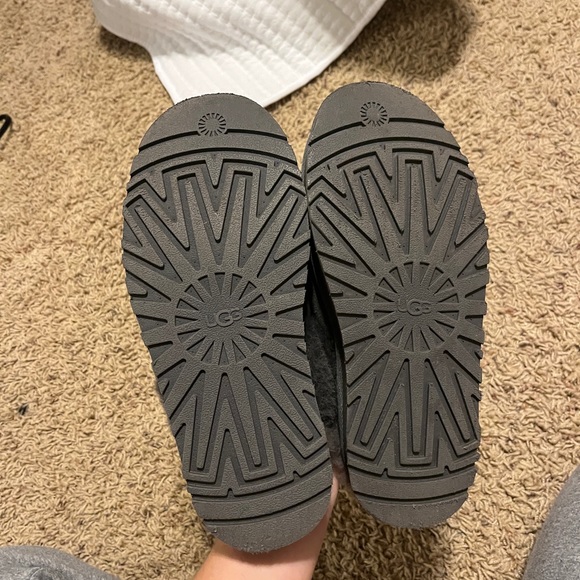 UGG Disquette Slippers - Picture 3 of 6